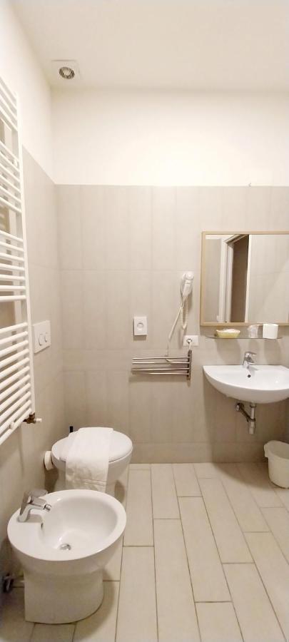 Hotel Brotas Римини Екстериор снимка
