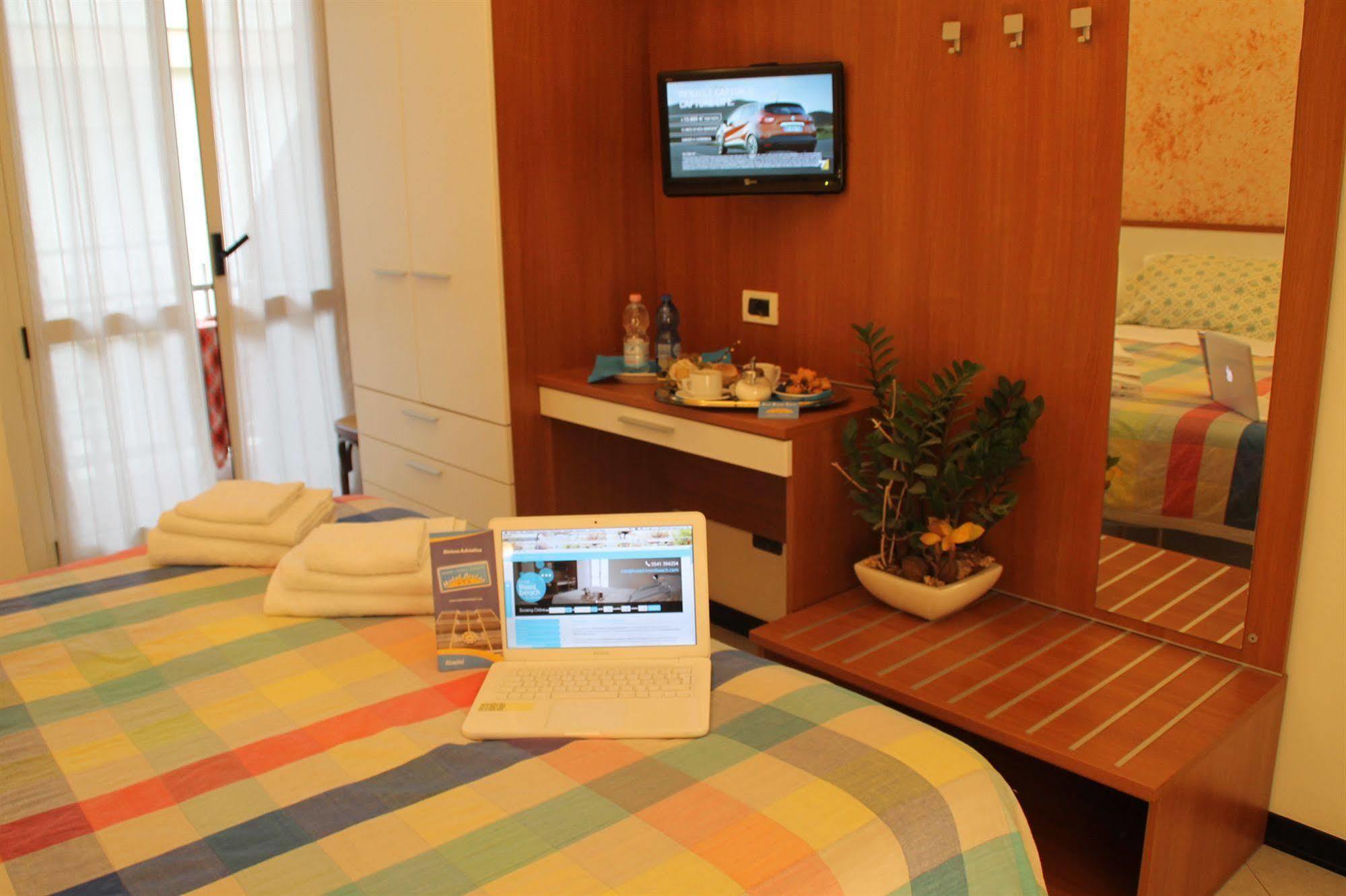 Hotel Brotas Римини Екстериор снимка