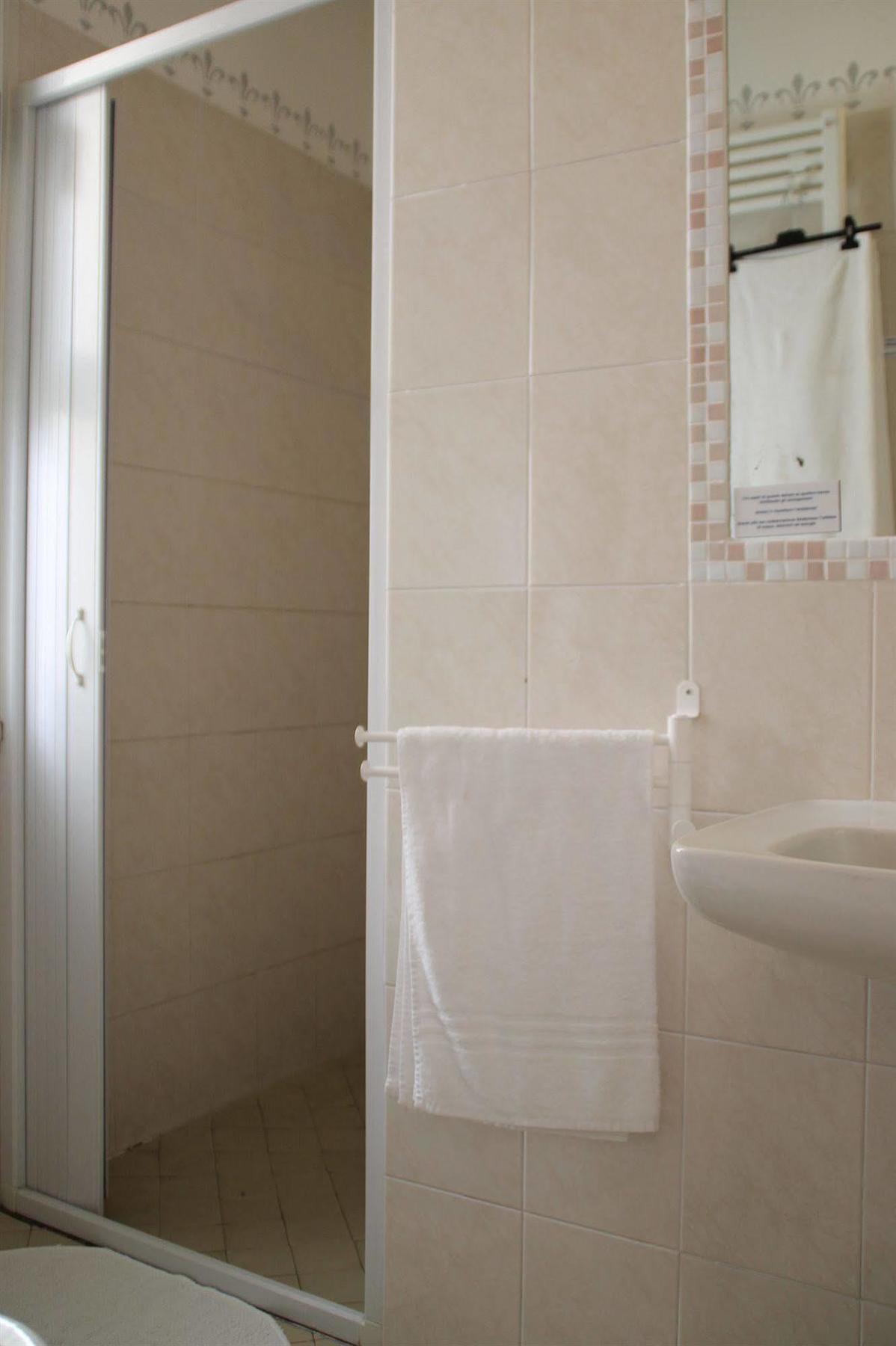 Hotel Brotas Римини Екстериор снимка