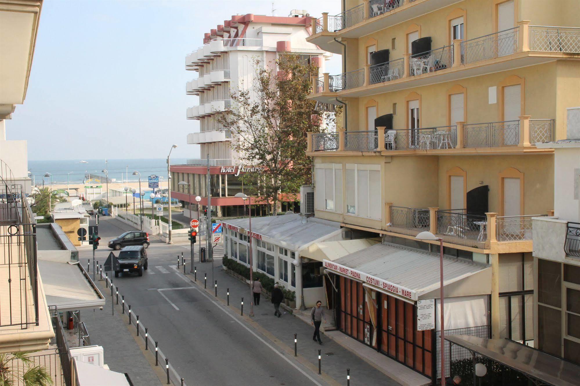 Hotel Brotas Римини Екстериор снимка
